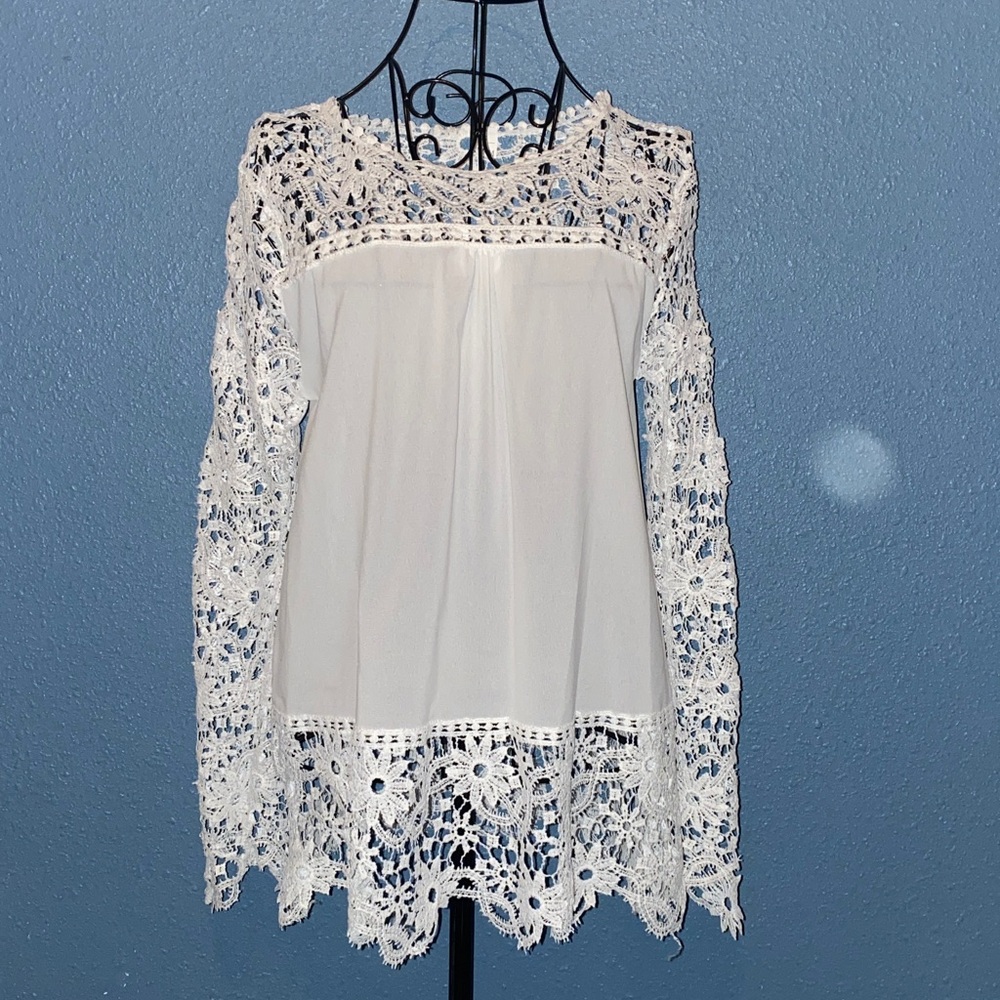 Women’s White Crochet Lace Long Sleeve Top